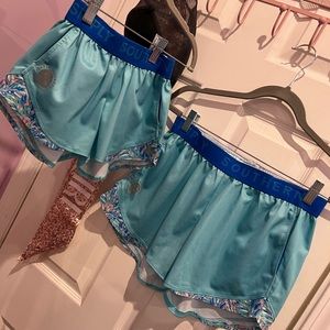 Size large for women and Youth small. Great condition. Never been worn.